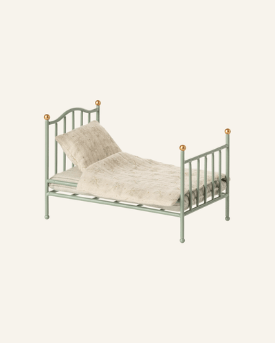 VINTAGE SINGLE BED, MOUSE